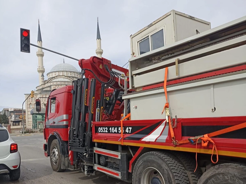 Ümraniye Kiralık Vinç